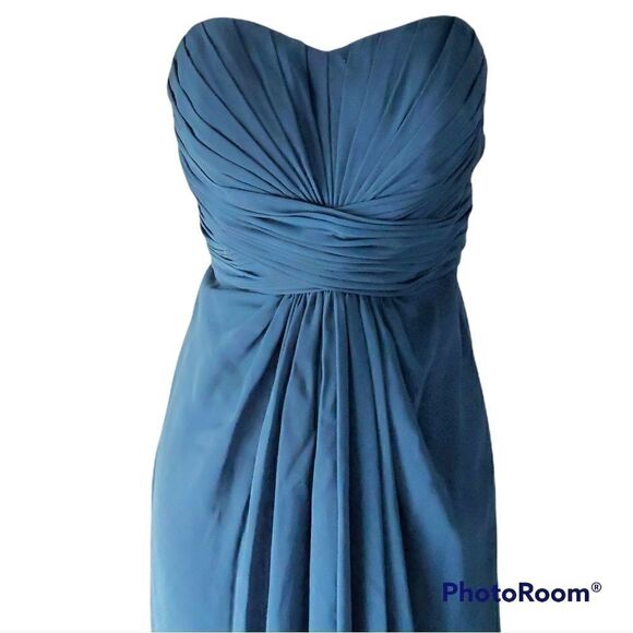 David's Bridal Crinkle Chiffon Strapless Dress Size 8 - Picture 3 of 13